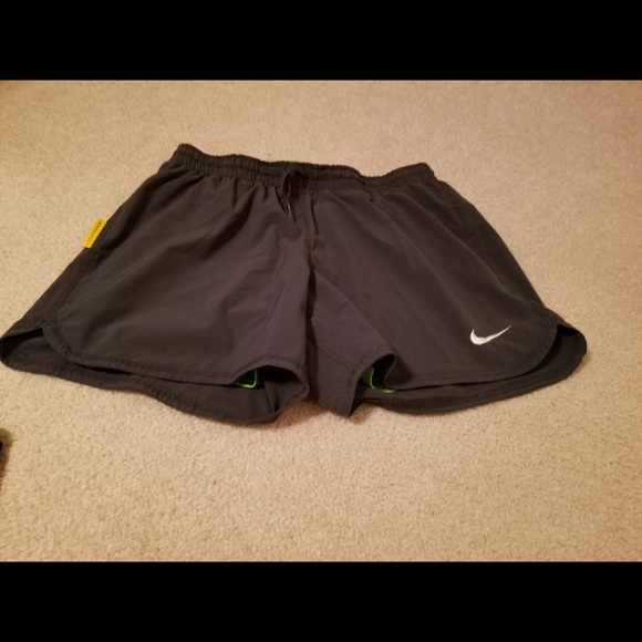Nike Pants - Nike Livestrong shorts size small